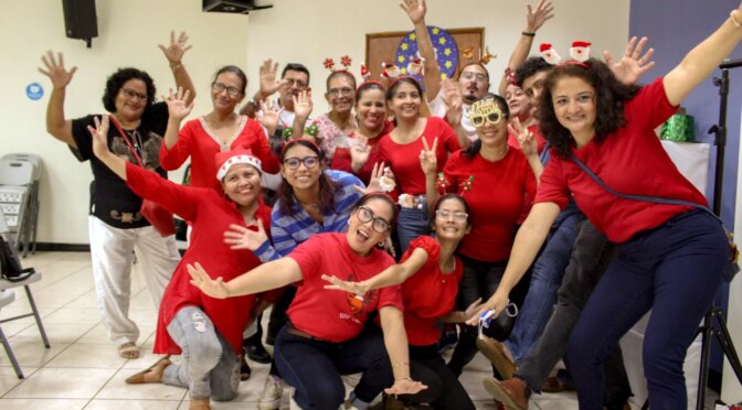 Programa de Adolescentes y Jóvenes de Los Pipitos realiza Gala Navideña
