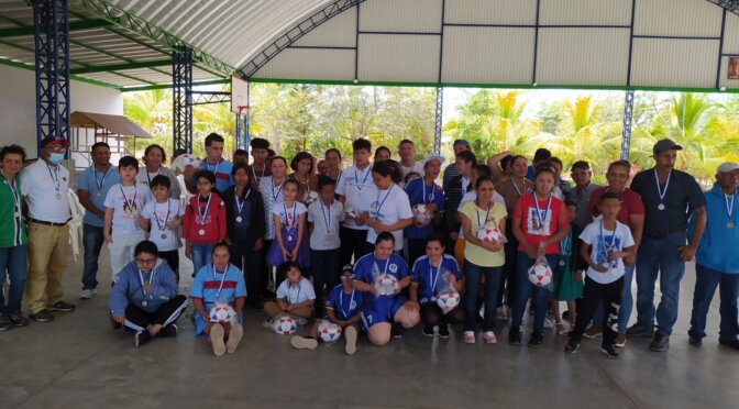 Niñas, niños, y jóvenes con Síndrome de Down y deficiencia intelectual participaron en la primera actividad deportiva del año